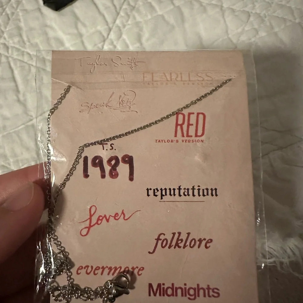 Taylor swift folklore necklace - Picture 2 of 2